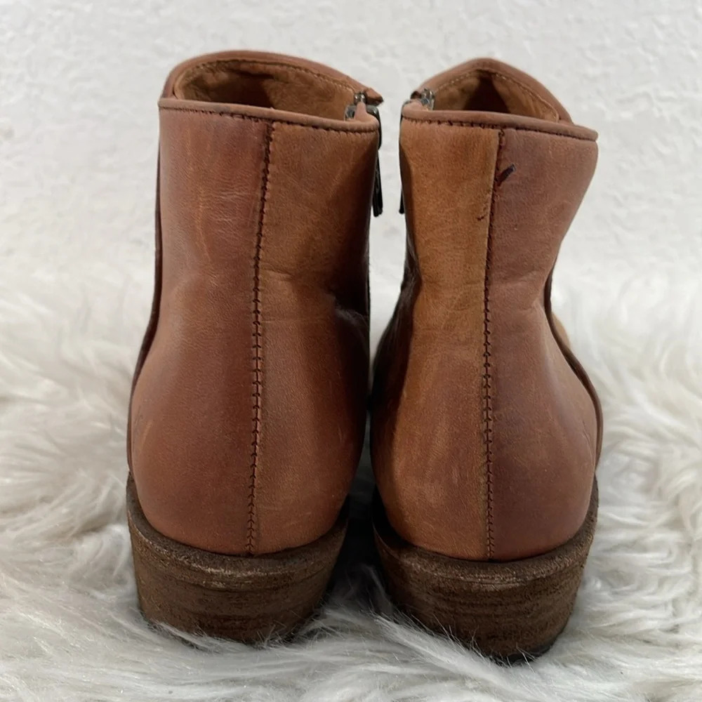 Frye Carson Piping Cognac DISTRESSED LEATHER Ankle Bootie Heel Side Zip Size 7.5 - Picture 5 of 15